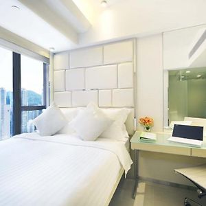iSelect Queen Room